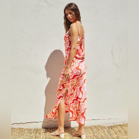 839. Wilder Days Draped Open Back Maxi Dress în Golden Sand - Picture 2 of 4